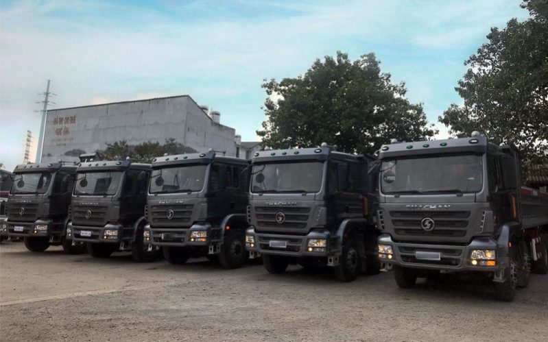 Giao xe ben Shacman về với khách hàng