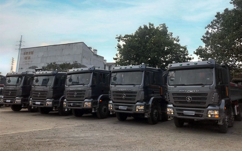 Giao xe ben Shacman về với khách hàng